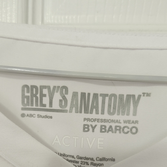 Grey's Anatomy Fitted White Short Sleeve Tee - Picture 2 of 4